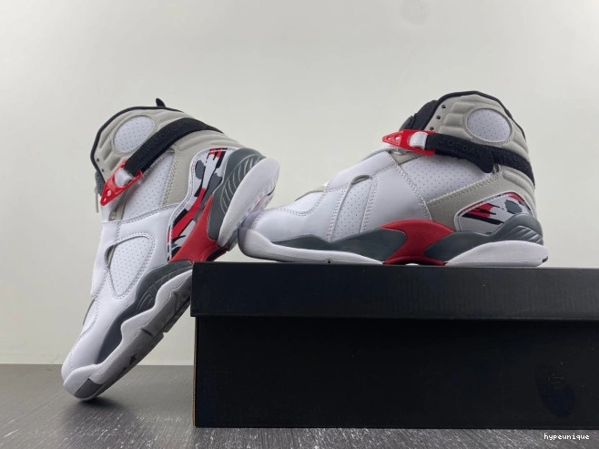 HYPE Bunny Air 8 (2013) Bugs 305381-103 Retro Jordan 0629